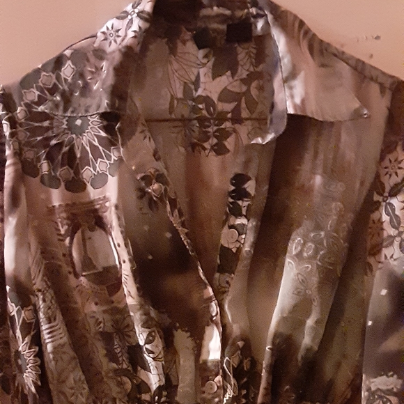 Beautiful multicolored button up blouse - Picture 1 of 2